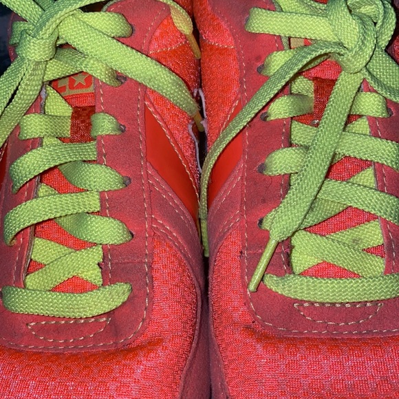 Neon Converse - Picture 8 of 8